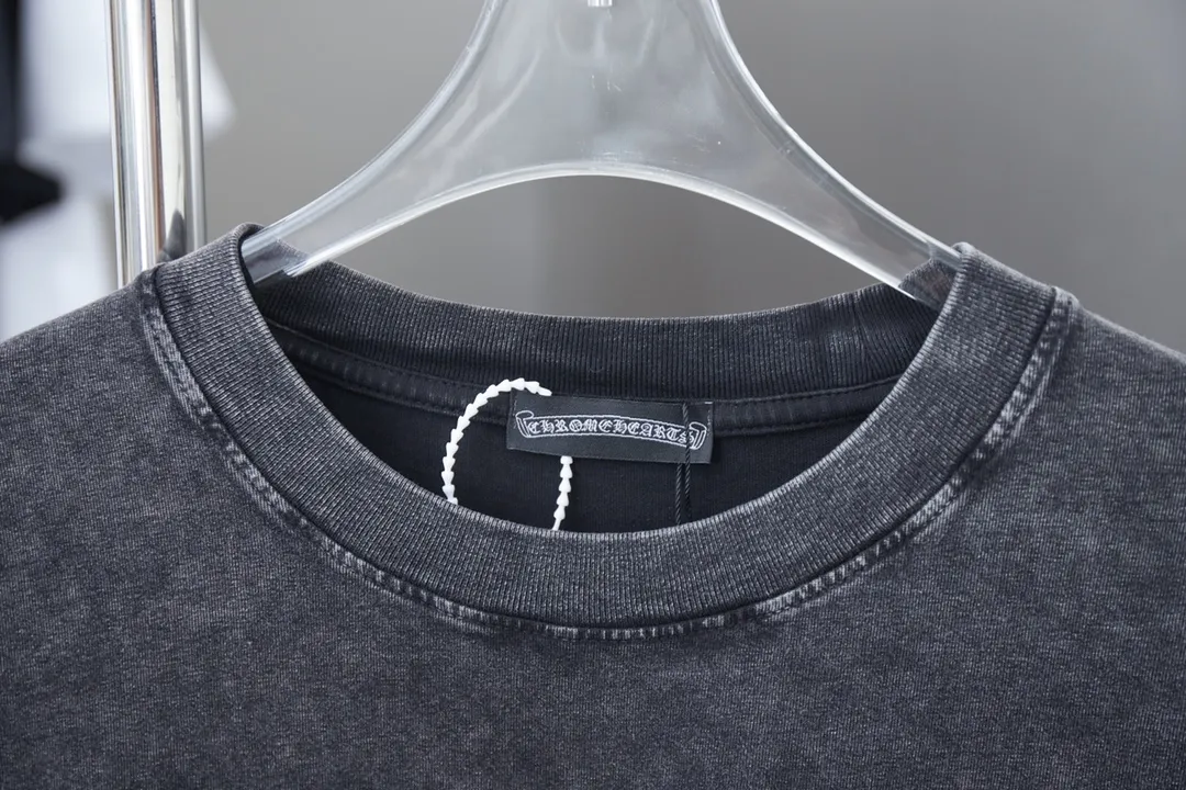 🅿️200 Ch*ome Hearte 25SS early spring new model, short-sleeved with Kro heart logo, hot diamonds, light luxury, essential item for daily commuting for men and women, correct version, welcome to compare, detailed features · 320g 100% pure cotton double yarn jersey fabric · Custom dyed in the same vat, special thickened 32 count double-strand 1X1 thread · Digital direct printing ➕ Australia imported pearlescent diamonds · Ready-to-wear dyeing Then do the faded fried snowflake process, then wash it to make it look old · General washing to improve the effect · Double-needle stitching across the seam process · Original main mark, washed tag brand moisture-proof paper packaging Color: black/apricot/green/maroon Size: S/M/L/XL